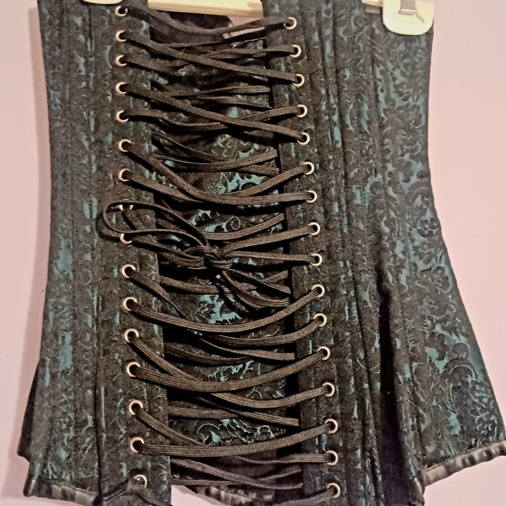 Corset - Picture 4 of 4
